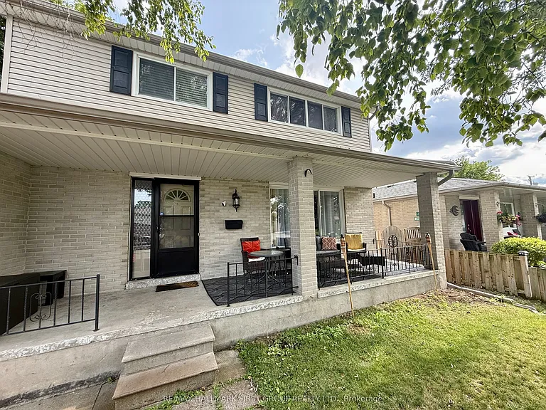 906 Cecylia Ct — Photo 2