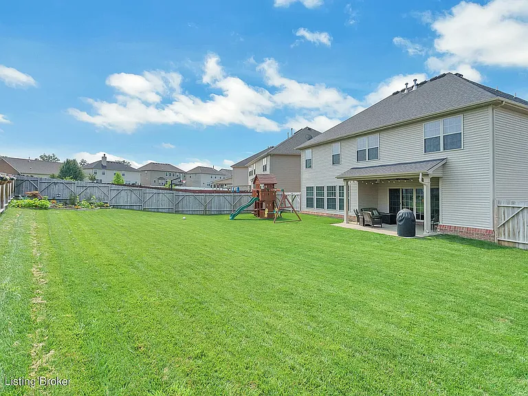 1919 Carabiner Way — Photo 27