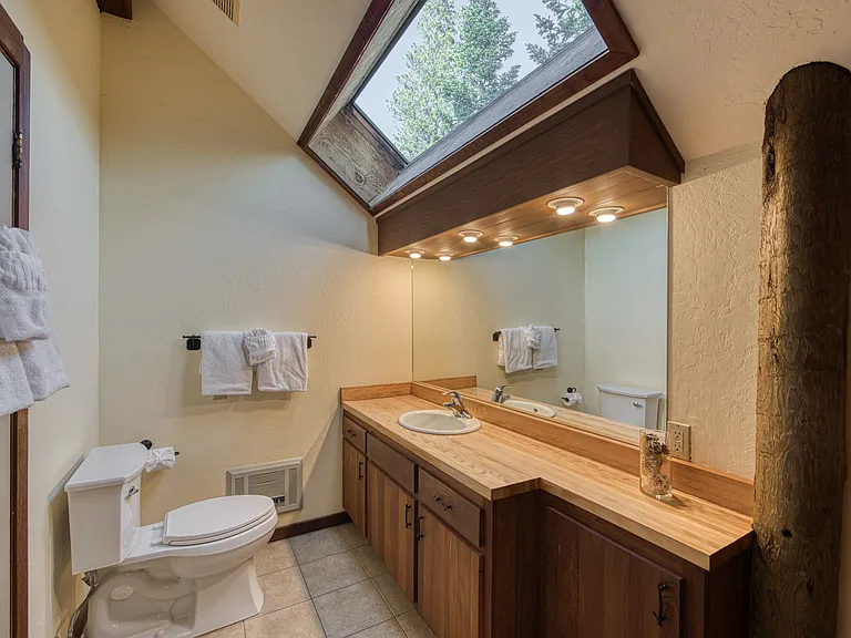 1875 John Scott Trl — Photo 21