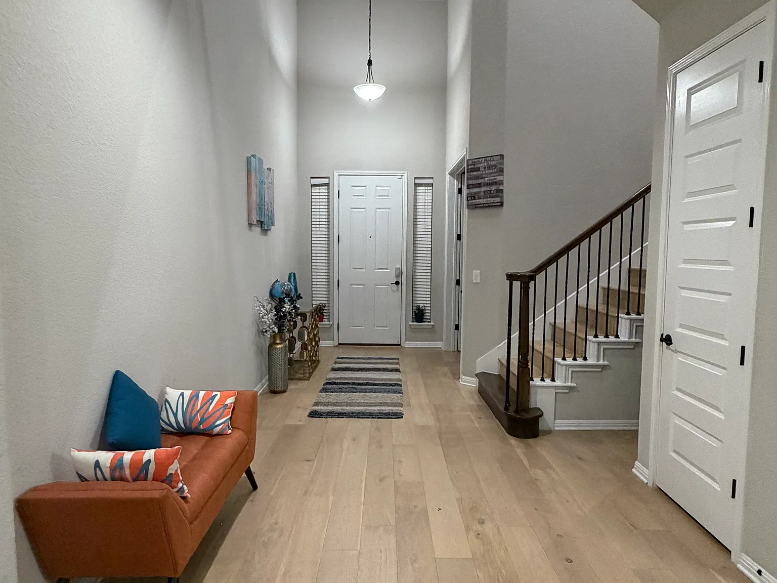 4 bed, 3.5 bath, 3530 sqft, $3,900 — Photo 2
