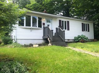 83 8th St, Auburn, ME 04210