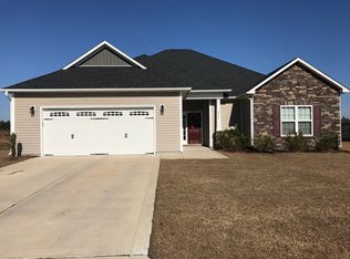208 Southern Dunes Dr, Maple Hill, NC 28454