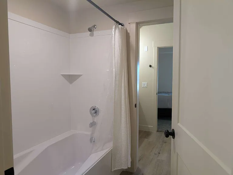 150 E 700 N #7 — Photo 10