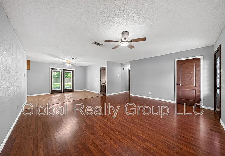 138 Bobolink Dr — Photo 5