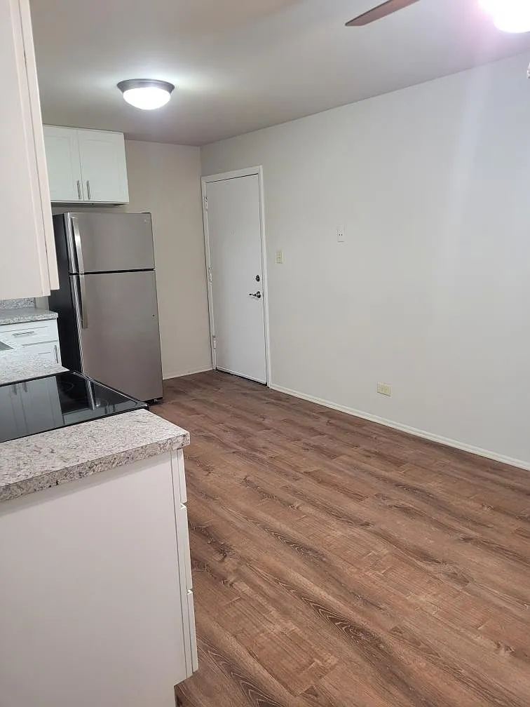 1 bed, 950 sqft, $1,150 — Photo 3