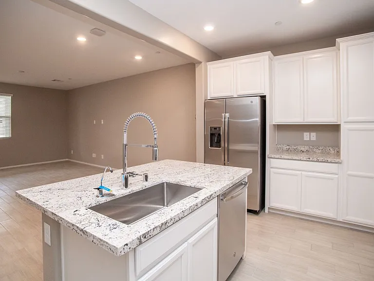 9 Alamere Falls Dr — Photo 15