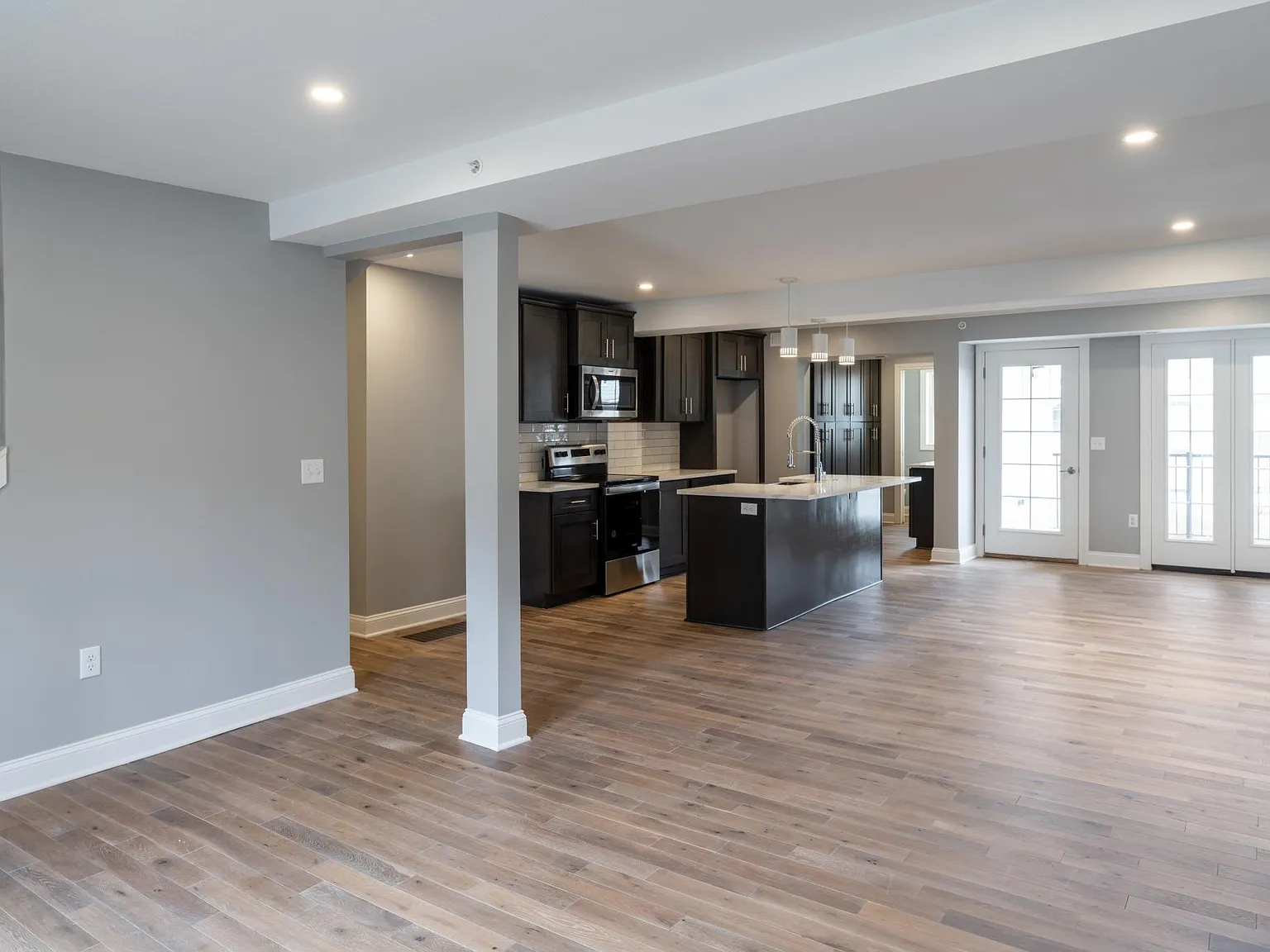 Plaza Townhomes — Photo 3