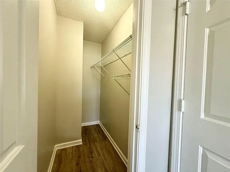 2154 Olmadison Vw — Photo 23