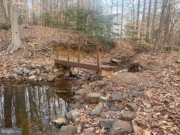 4th image of 191 Winding Creek Rd