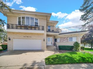 757 N Northwest Hwy #2, Park Ridge, IL 60068