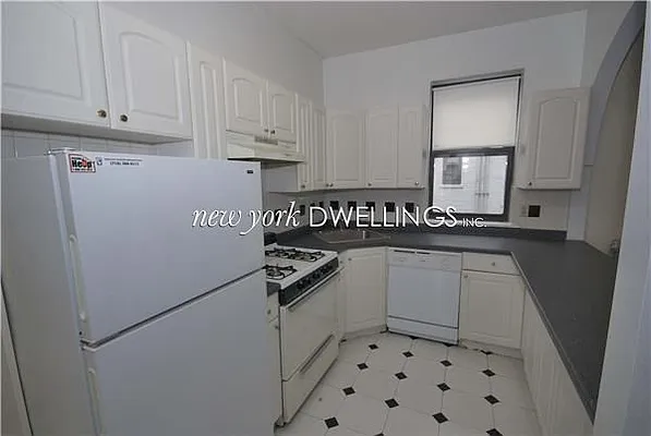 Rented by New York Dwellings LLC | media 24