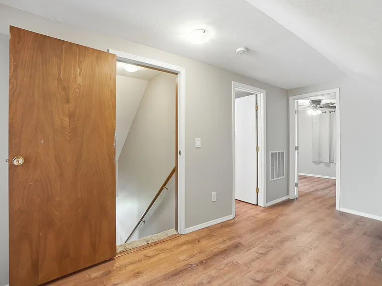 245 Fitchland Dr — Photo 18