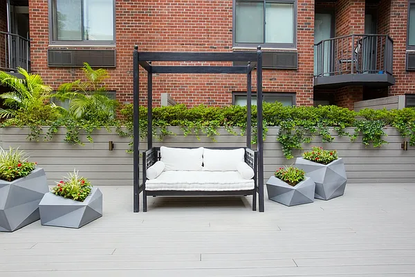 Rented by Stonehenge NYC LLC | media 9