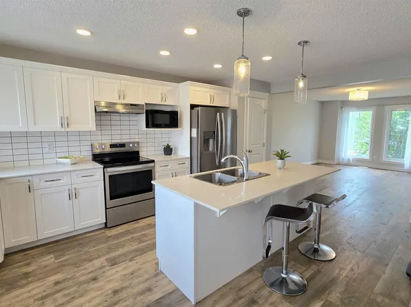 803 Secord Blvd NW, Edmonton, AB T5T 7K2