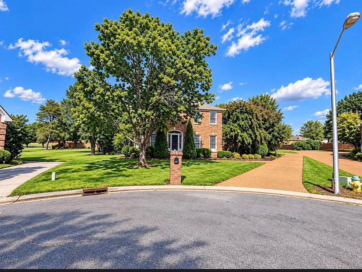 4 bed, 2964 sqft, $2,700 — Photo 2