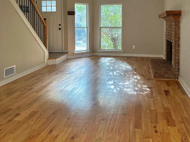 4930 Farmstead Ct NE — Photo 2
