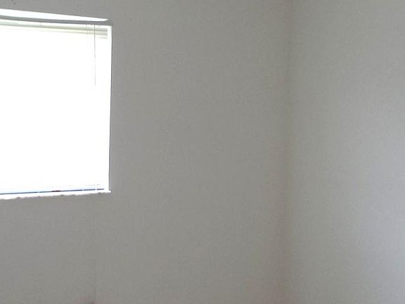 5th image of 708 Jenna Ave S