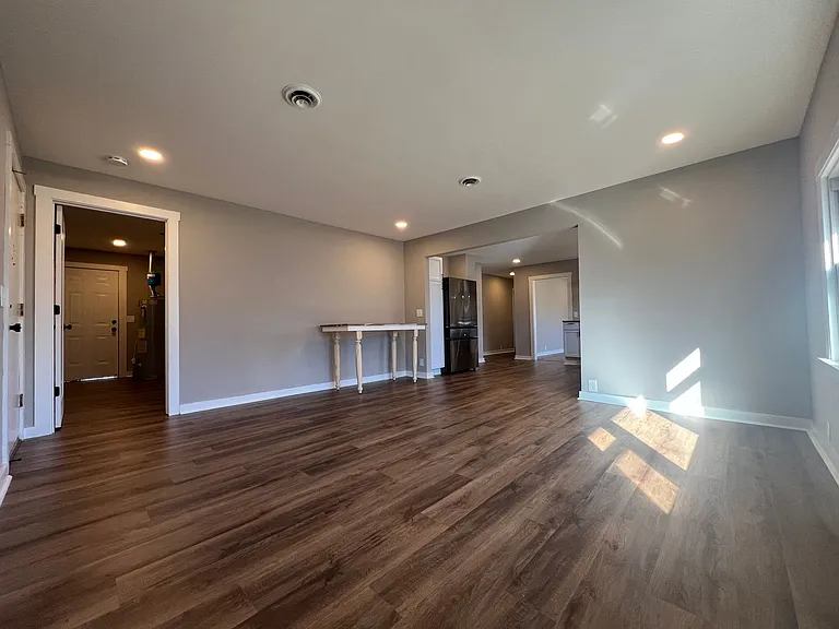 571 Stevenson St — Photo 13