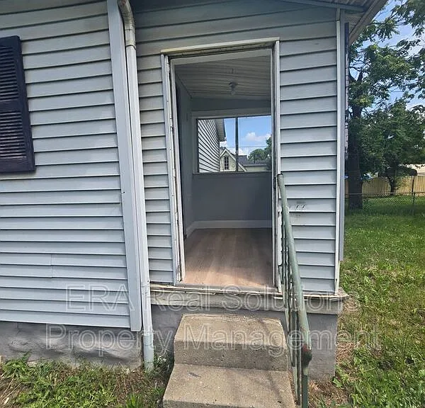 1282 Joyce Ave — Photo 6