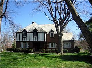 2nd image of 420 Acorn Dr
