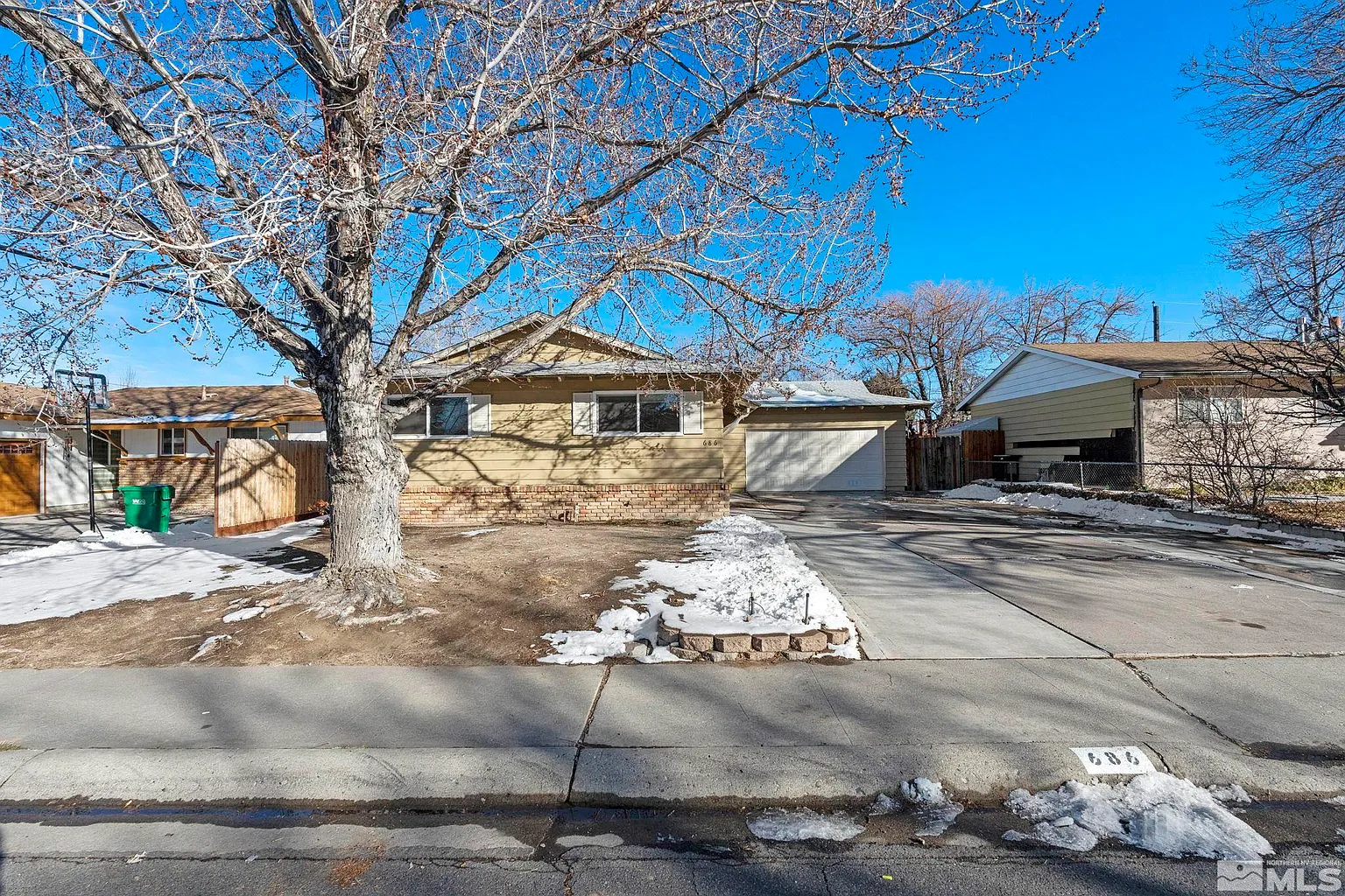 686 Ibis Ln photo 1
