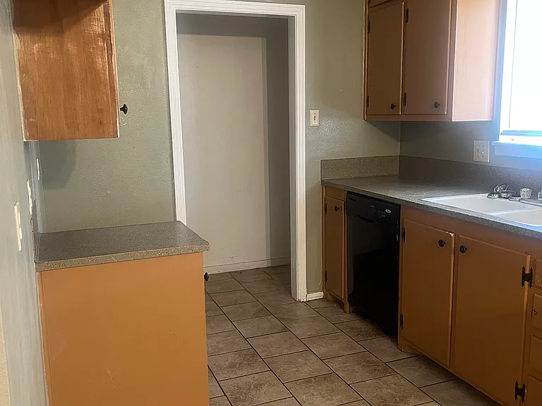 4209 Fernwood St — Photo 3