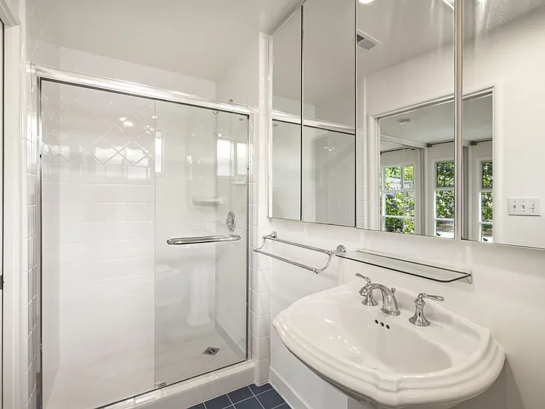 889 Embarcadero Rd — Photo 14