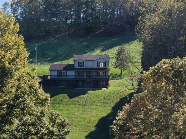 3950 Wolf Rd SW, Port Washington, OH 43837