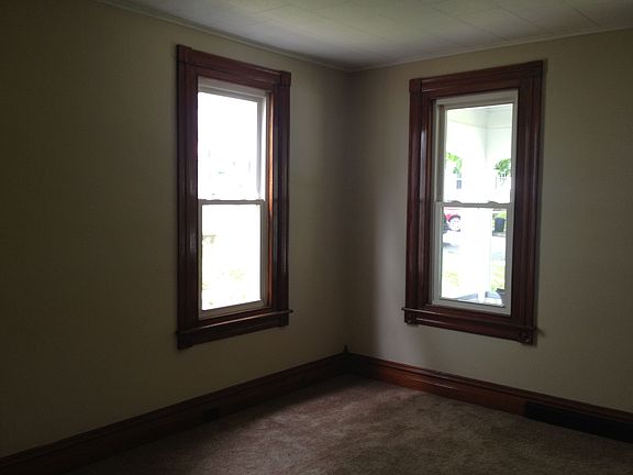 4th image of 539 Pine St