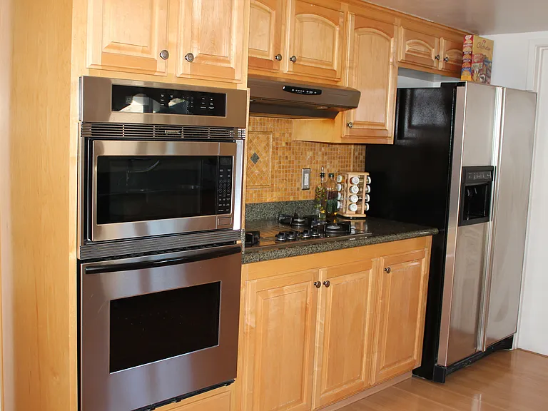 223 Chestnut Ct — Photo 4