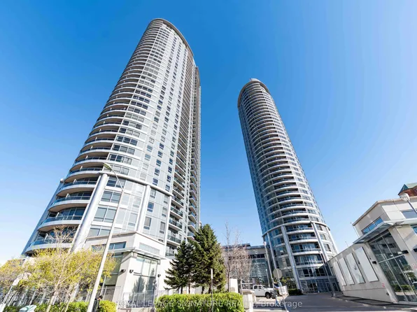 135 Village Green Sq #1423, Toronto, ON M1S 0G4