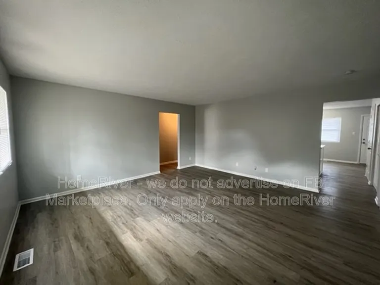 809 Spring Valley Dr — Photo 10