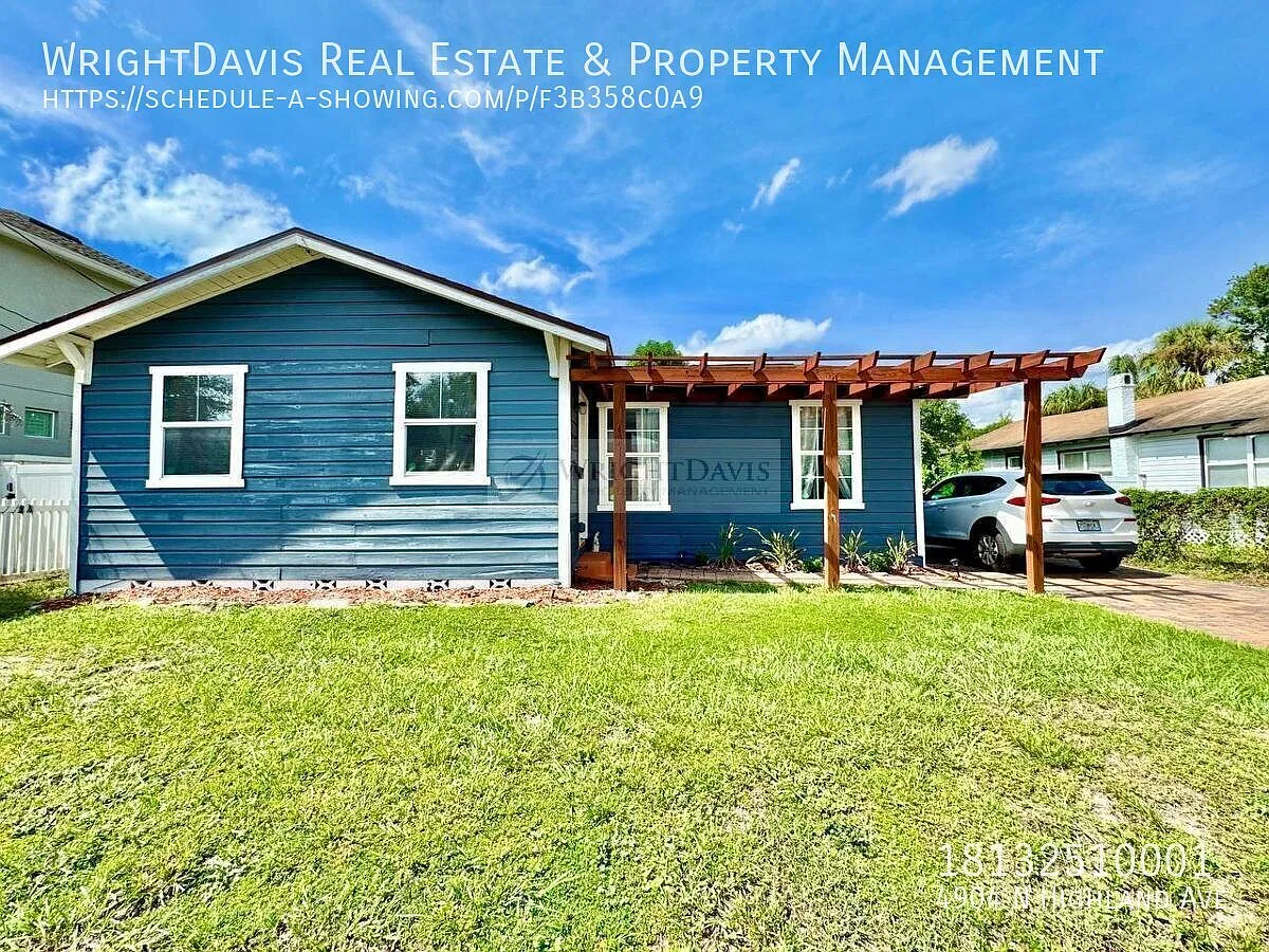 Charming 3/2 Bungalow in Rivercrest — Photo 1