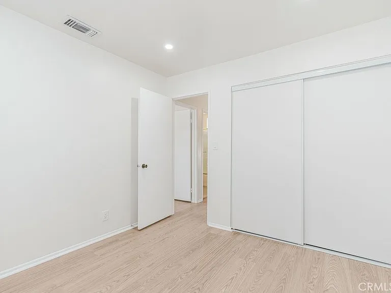 1129 Linden Ave #1 — Photo 23