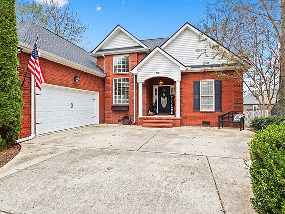 2nd image of 101 Saint James Pl