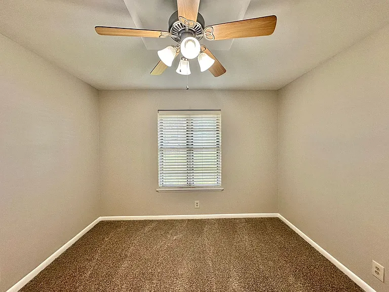 2448 Holly Ln — Photo 15