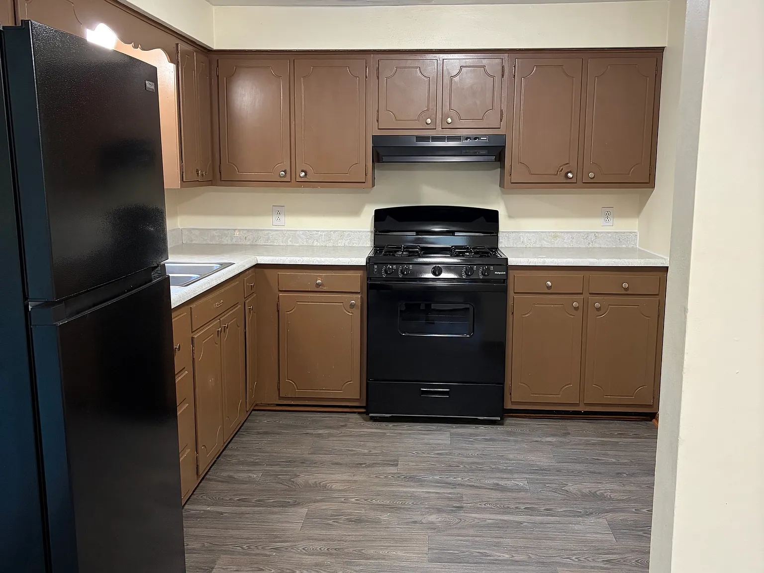 3 bed, 1.5 bath, 1176 sqft, $1,200 — Photo 3