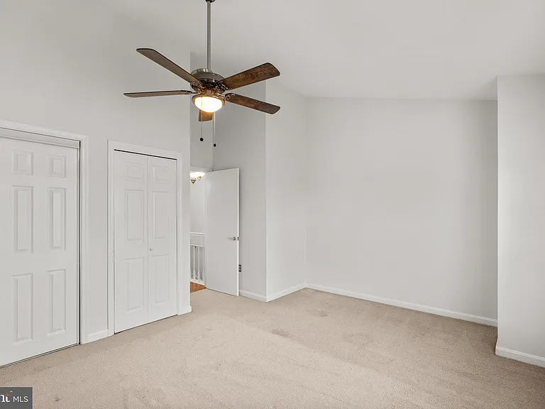 1120 S Kenwood Ave — Photo 19