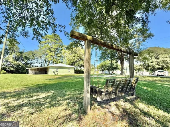 22 James McLeod Rd, Hazlehurst, GA 31539