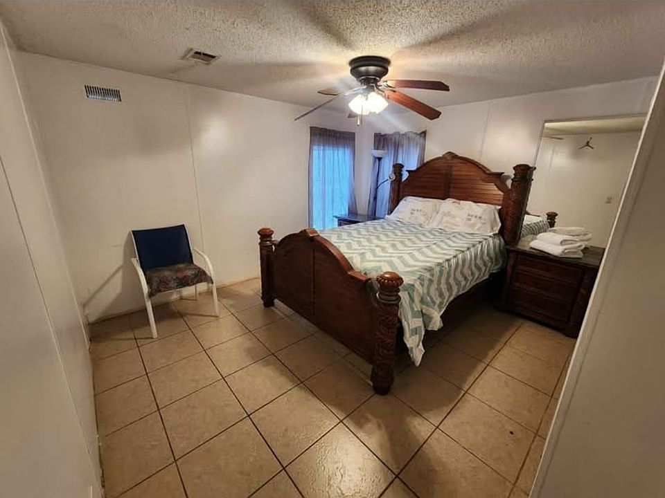 2nd image of 14061 Hunter Grove Dr