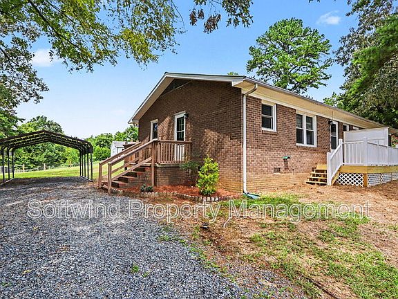 2nd image of 1050 Pinecrest Dr