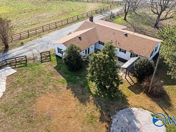 2nd image of 21528 Edgewood Rd