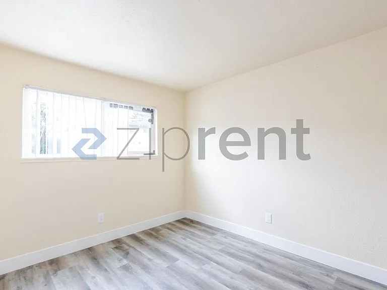 4561 Ashcroft Ave #49 — Photo 16