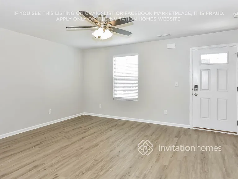 1136 Concord Springs Dr — Photo 2