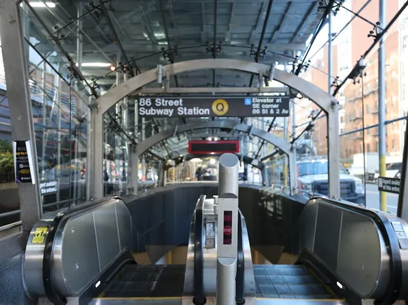 305 East 86th Street image 14 of 15