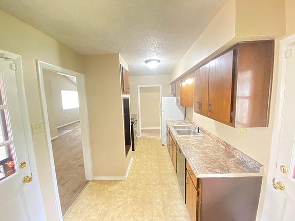 5th image of 2252 Birken Dr