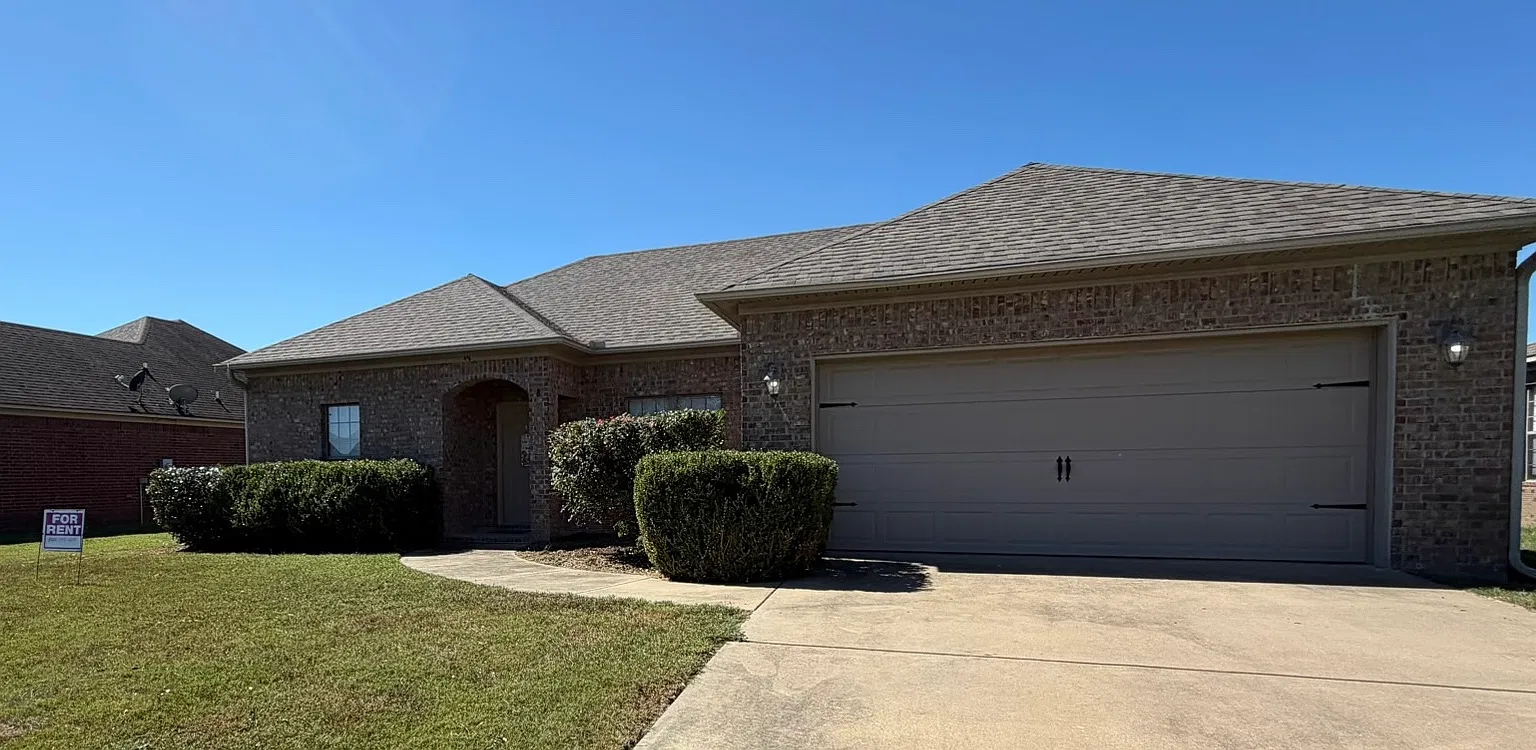 8 Golden Leaf Dr — Photo 1