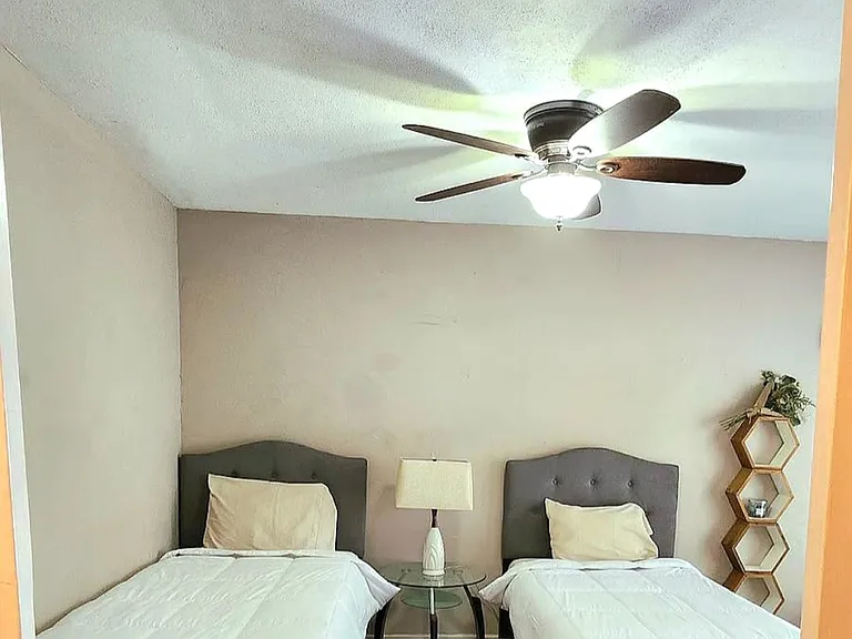 1310 El Camino Real — Photo 14
