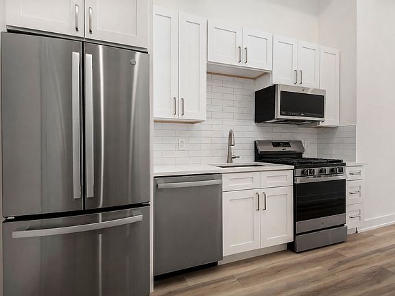 4th image of 2913 W Belmont Ave #1A
