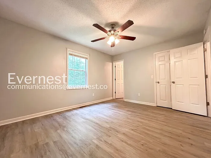 229 Hampton Dr — Photo 9